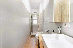 Modern Home Milano with Wi-Fi & AC 15 min to Duomo