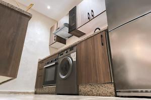 Modern apartment with pool parking