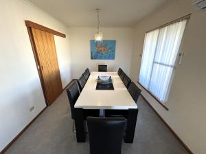 Dukes of Yorkes - Wallaroo Beach Frontage - Entire Home