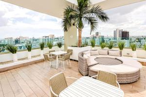 Cozy City-Center 1BD Condo, Pool