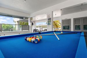 Las Palmas Beach House with Private Pool and Pool Table