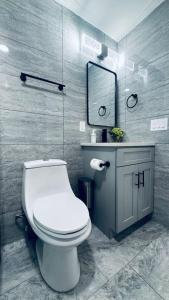 Renovated Modern Apt next to ChinatownConvention