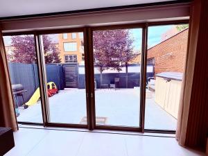 Spectacular 3Floor Town House Nearby CityCenter