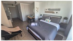 Santiago Estudio Moderno Movistar ArenaMetro Toesca