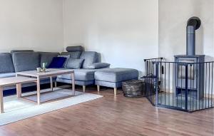 2 Bedroom Lovely Home In Vittsjö