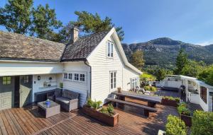 Stunning Home In Vikebygd With House A Mountain View