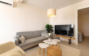 Stunning Apartment In Guardamar Del Segura