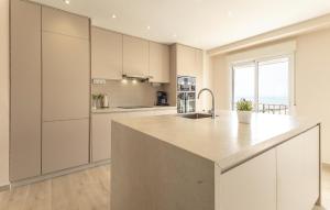 Stunning Apartment In Guardamar Del Segura