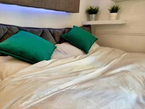 King double bedroom in central Dublin