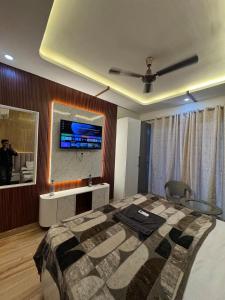 Heaven inn