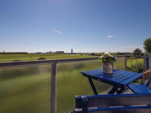 Deichknutt Himmel - mit Hafen und Meerblick