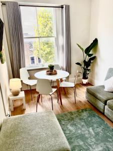 Spacious 4 bed Entire property Studio plus 3 bedrooms Notting Hill