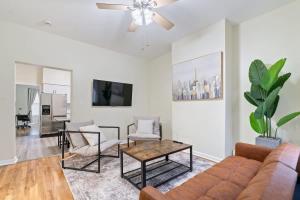 Spacious 2BR - 15m to Times Square - FREE Parking