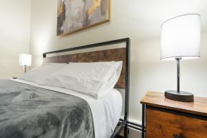 Spacious 2BR - 15m to Times Square - FREE Parking