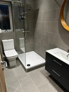 Stunning apartment with parking near Barnsley town centre sleeps 4