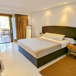 Tranquil Beachfront Apartments Mar Azul Resort