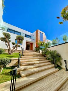 Wonderful 6 Bdrm Villa with Pool RG62028