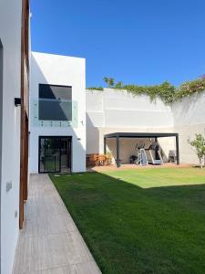 Wonderful 6 Bdrm Villa with Pool RG62028