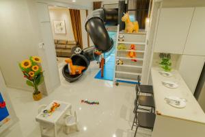 Family Luxury Condo with Slides near Legoland, Medini Signature by KidsCastle