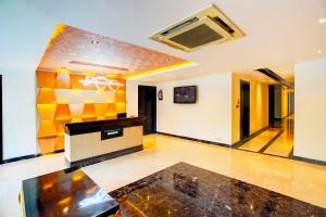 Townhouse Oak Vinobapuri Metro Station