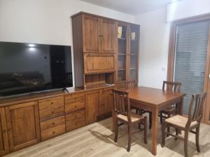 QUEEN HOME Arena Concert