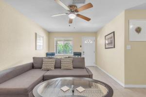 Indian Oaks #15 - Sun and Fun