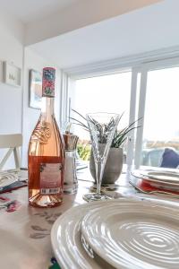 Sea View 3 bedroom seaside property