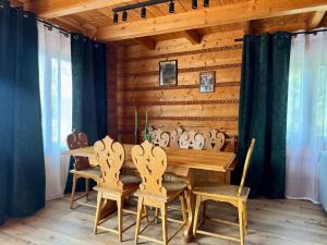 Willa z widokiem na góry i jezioro - prywatny basen, sauna, balia