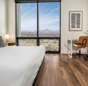 Boulevard Stays Modern Highrise STU Sky Pool Parking Gym 10