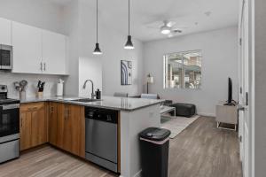 Boulevard Stays Modern Tempe 1BR ASU Pool Gym 02