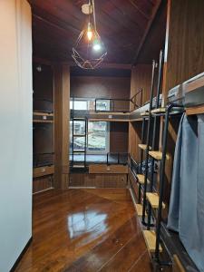 Seen Hostel Bangkok The Riverwalk