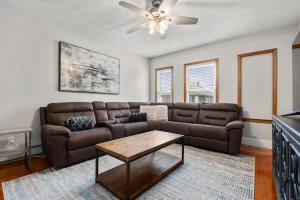 Tufts 3-Bed 2-Office Home with Laundry