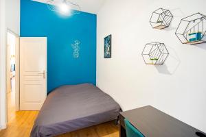 Bright Apartment Near the Old Port