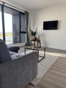 "Deerpark Villa - Sleeps 8, Views of The Rock & Cashel Palace Hotel"