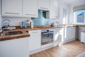 The Nook North Beach - 1 Bedroom Apartment - Tenby