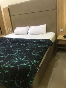 Valley Point Hotel and Suites