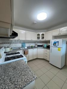 Departamento 1 cuadra de Salinas