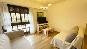 Depto Rawson - Depto en zona Varese para 4 PAX - Hola Sur