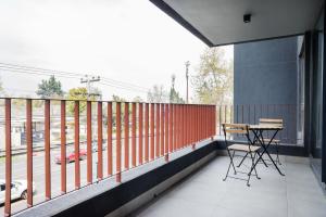 Chic 2BR Retreat for 5 in Vibrant Las Condes