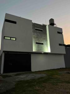 Casa Moderna c Alberca Climatizada 5 min Pirámides