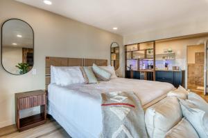 Bay Suites Studio A Modern Coastal Escape in the Heart of Depoe Bay