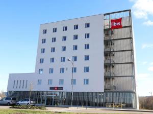 Ibis Bourgoin Jallieu Medipole - 3hvězdičkové hotely ve městě Bourgoin