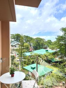 Nephele Suite 2600 Cozy Baguio Staycation Glass Balcony View Condo