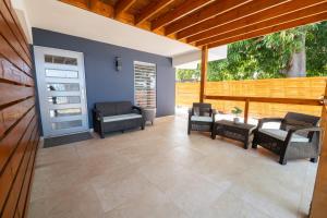 Oceanview Coastal Retreat - 2BR Getaway