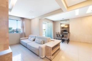 Apto cvaranda a 500m da Praia em Salvador REI0206