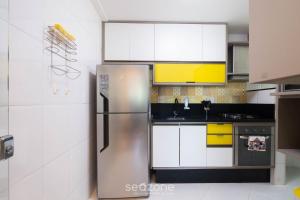 Apto cvaranda a 500m da Praia em Salvador REI0206