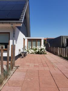 Modern en sfeervol appartement aan zee met airco