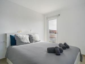 Buena Onda Modern Design, Heated Pool