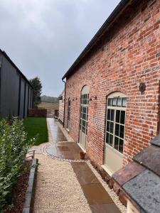 1895 The Farm Barn, Bridal dream