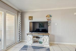 Maravilla Condos - Anchors Away